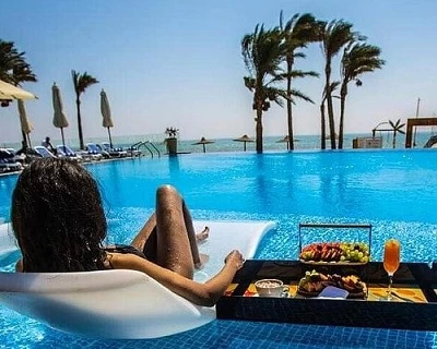 Luxury vacation in Egypt for 9 days }}