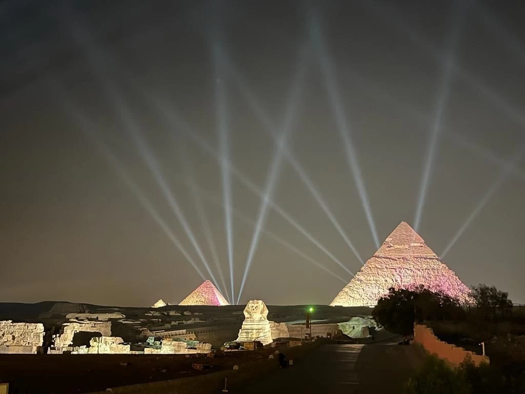 Cairo Budget Tour }}